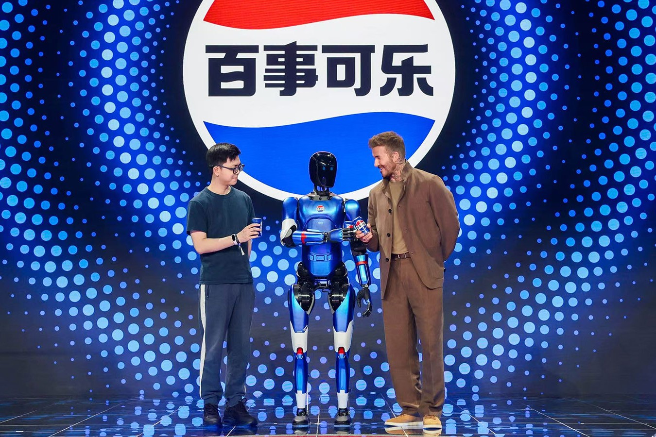 okooo澳客机器人携手百事中国共创“百事蓝宝” 共燃渴望新章